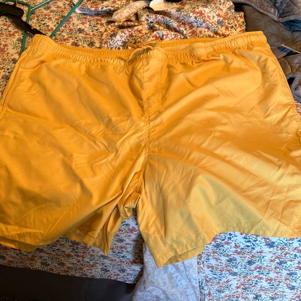 Men’s old navy Yellow Swim Shorts NWT